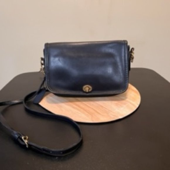 Coach black leather crossbodyclutch penny pocket vintagebag 9755